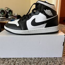 Women’s Air Jordan 1 Mid Sz 9.5 