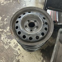 4 Rims Off Of A Hyundai Elantra Touring 