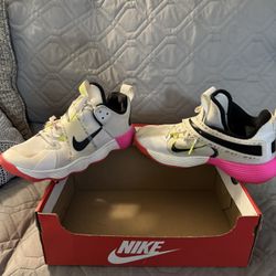 Nike React HyperSet SE Volleyball