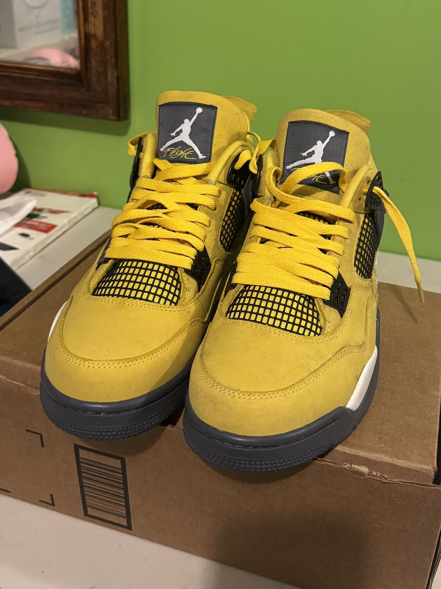 Air Jordan 4 Retro ‘Lightning’