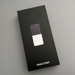 Z Flip 5 Brand New Unlocked Not Used 