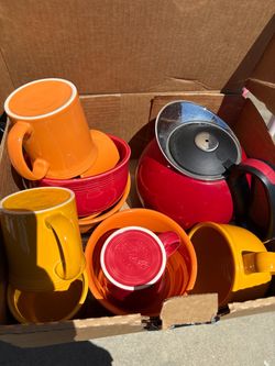Juego de platos tazas y cafetera