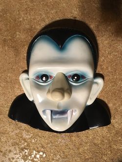VINTAGE CELEBRATIONS BY SILVESTRI LIGHTS EERIE SOUND DRACULA VAMPIRE FACE