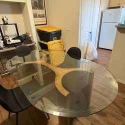 Dining Table (CAN DELIVER)