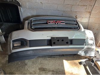 2018  gmc yukon  front end  SLT trim
