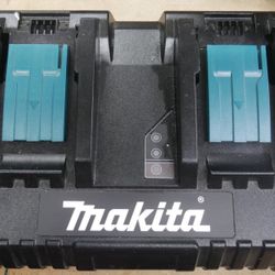 Makita DC18RD 18-Volt Li-Ion Dual Port Rapid Charger used. tested. in a good working order. 
