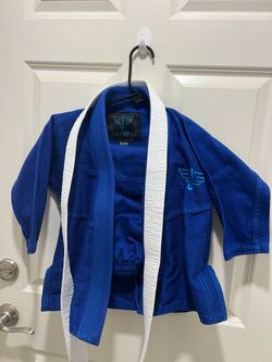BJJ Brazilian Jiu Jitsu Gi for Kids with Preshrunk Fabric Uniform kids Size K-000 fits 4-5 y old very good condition like new