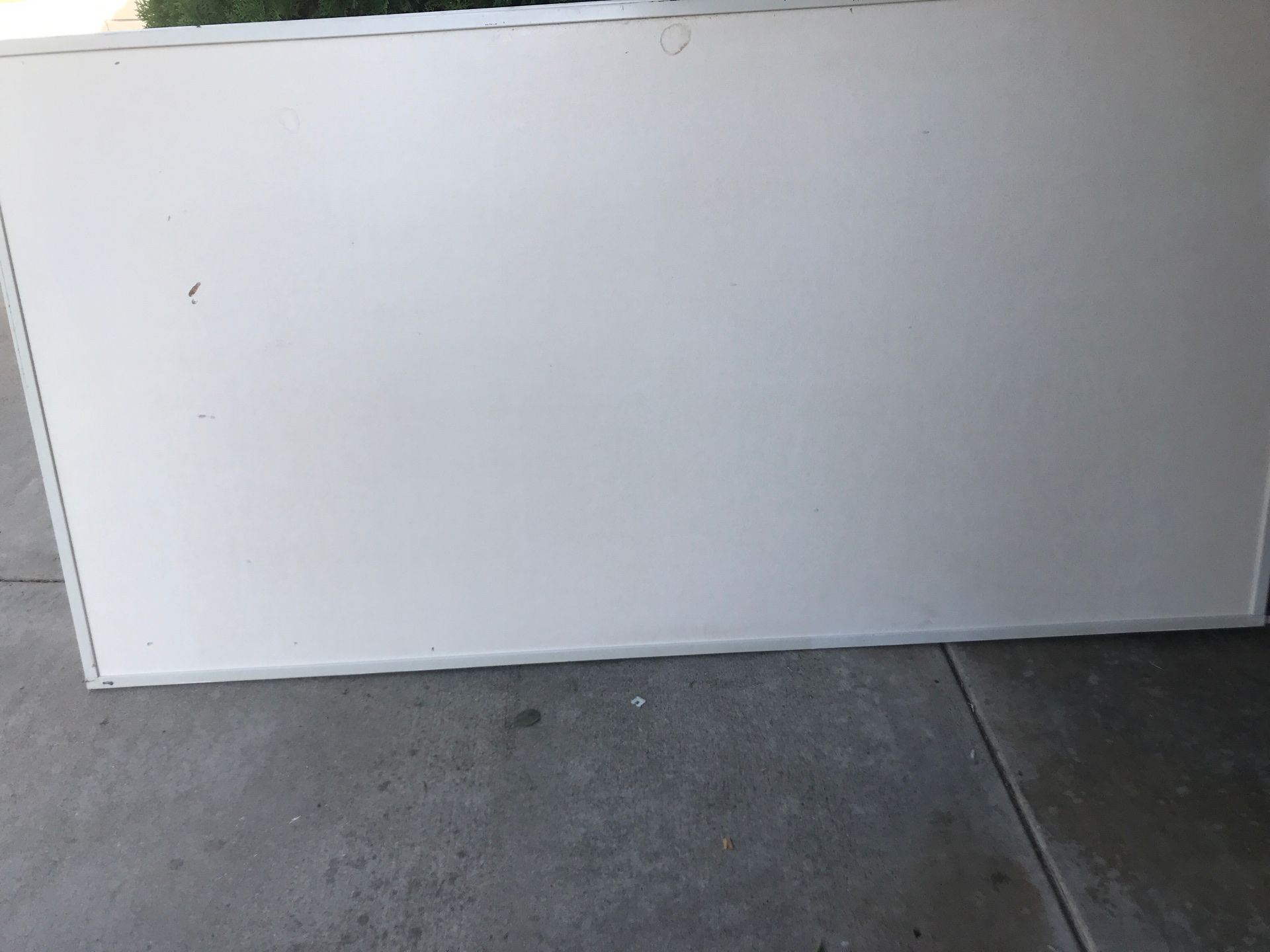 8’ x 4’ closet doors with wheels in fairly good condition