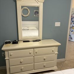 Free Dresser