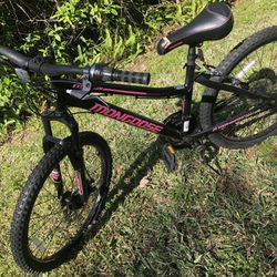 2 Bikes For Sale! 26” Genesis, 26” Schwinn & Excursion Mongddse 