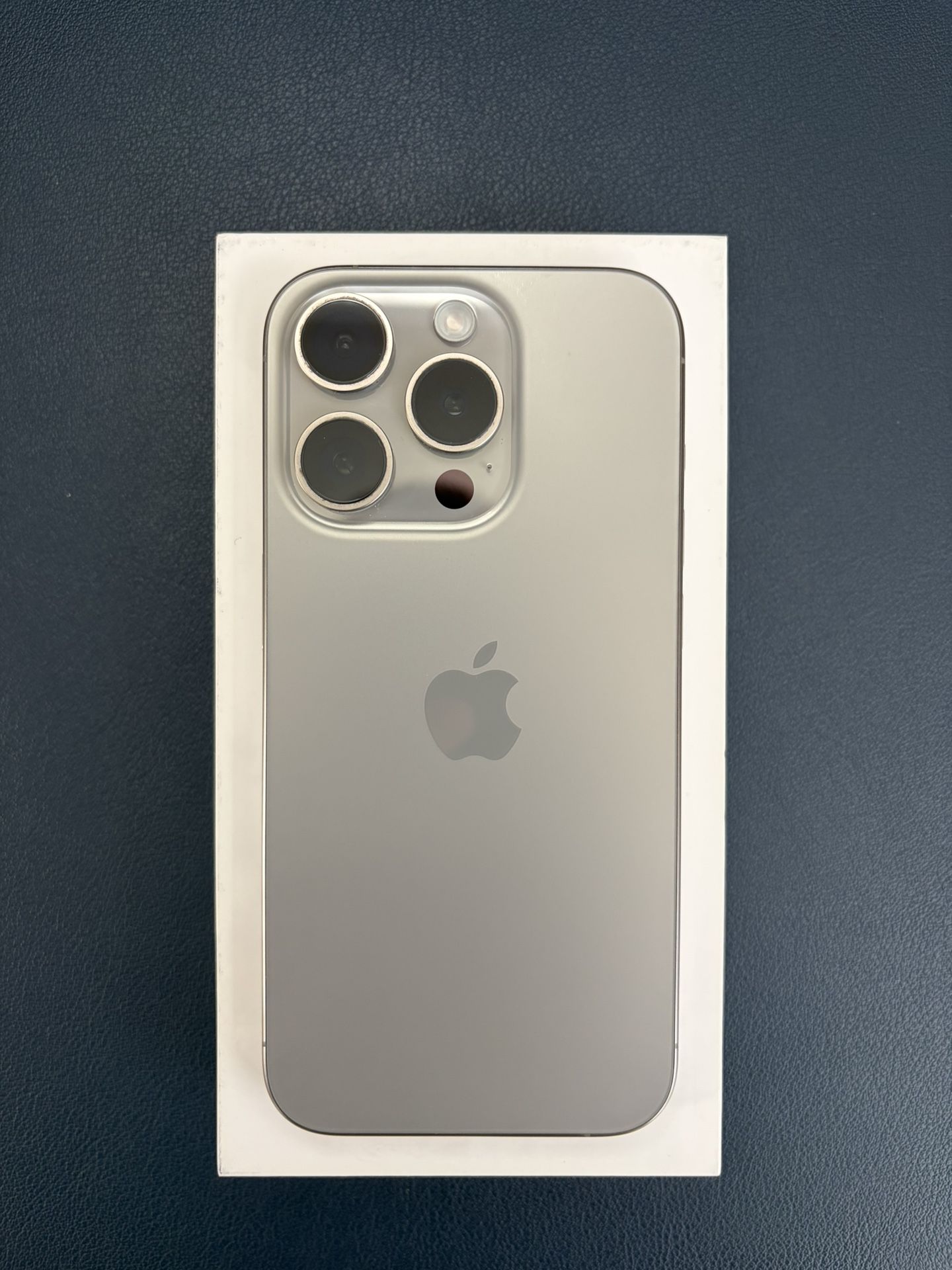 iPhone 15 Pro 256gb Natural Titanium (Unlocked)