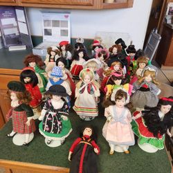 VINTAGE DANBURY MINT DOLLS OF THE WORLD  $15 EACH OR 3 FOR $40