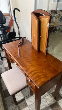 Make up table