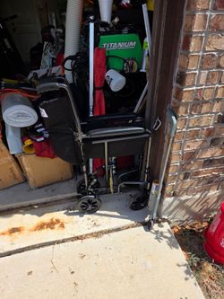 Small wheel chair