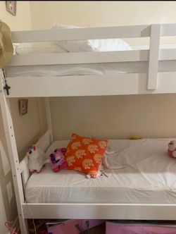 twin bunk beds