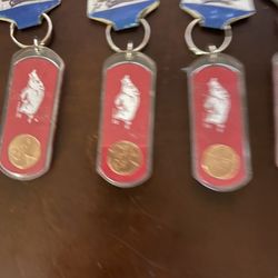 LOT 5  LUCKY PENNY KEY HOLDER  2005 PENNY UNCIRCULATED PENNY COIN 