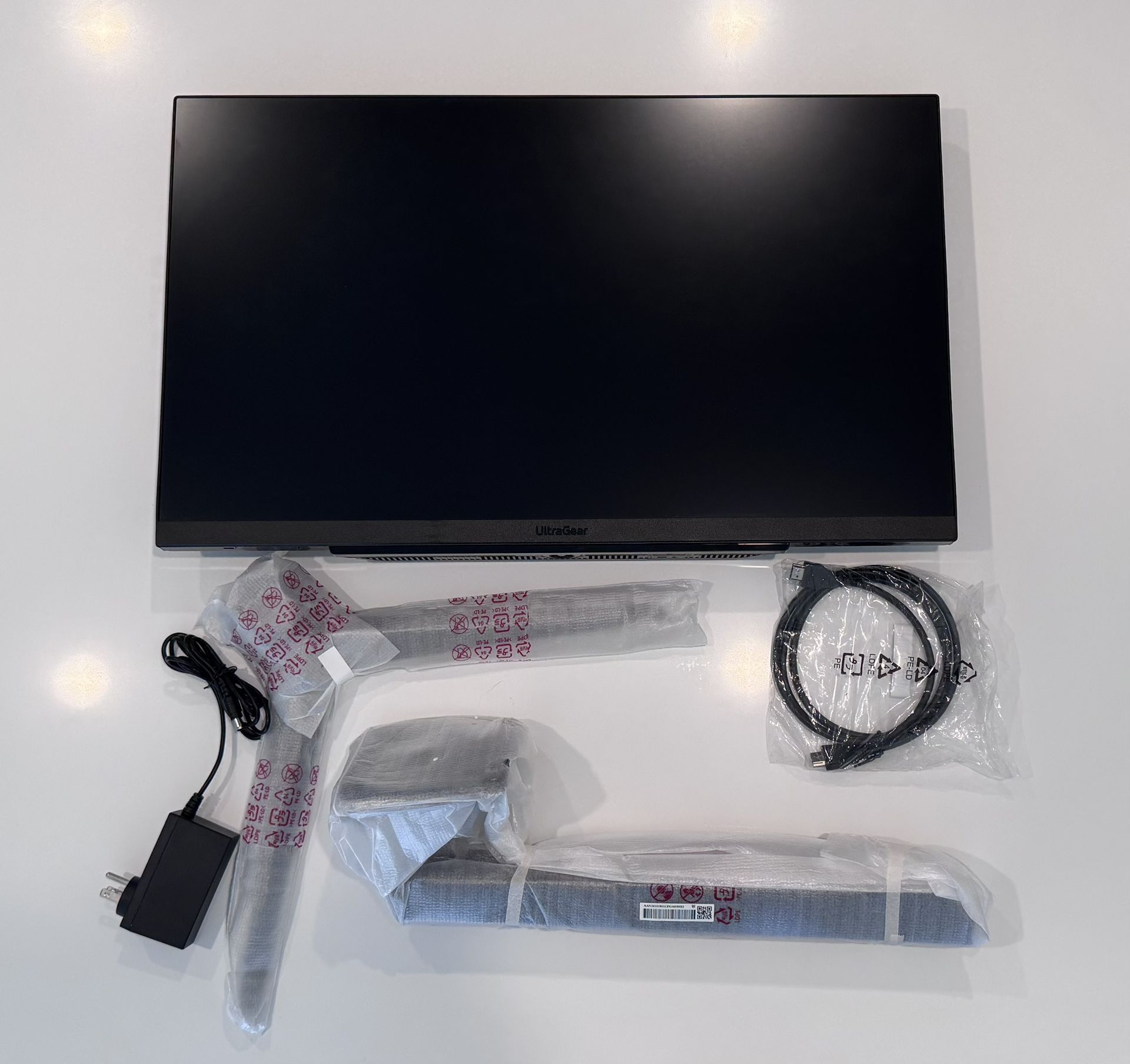 LG UltraGear 27GR83Q-B 27” 240Hz QHD IPS Gaming Monitor – Open Box