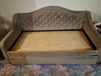Daybed heavily damaged