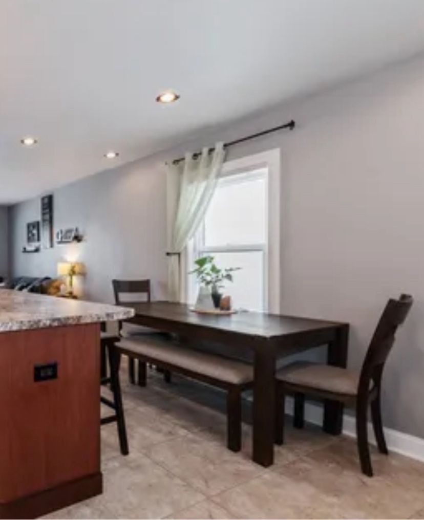 Kitchen Table And Chairs