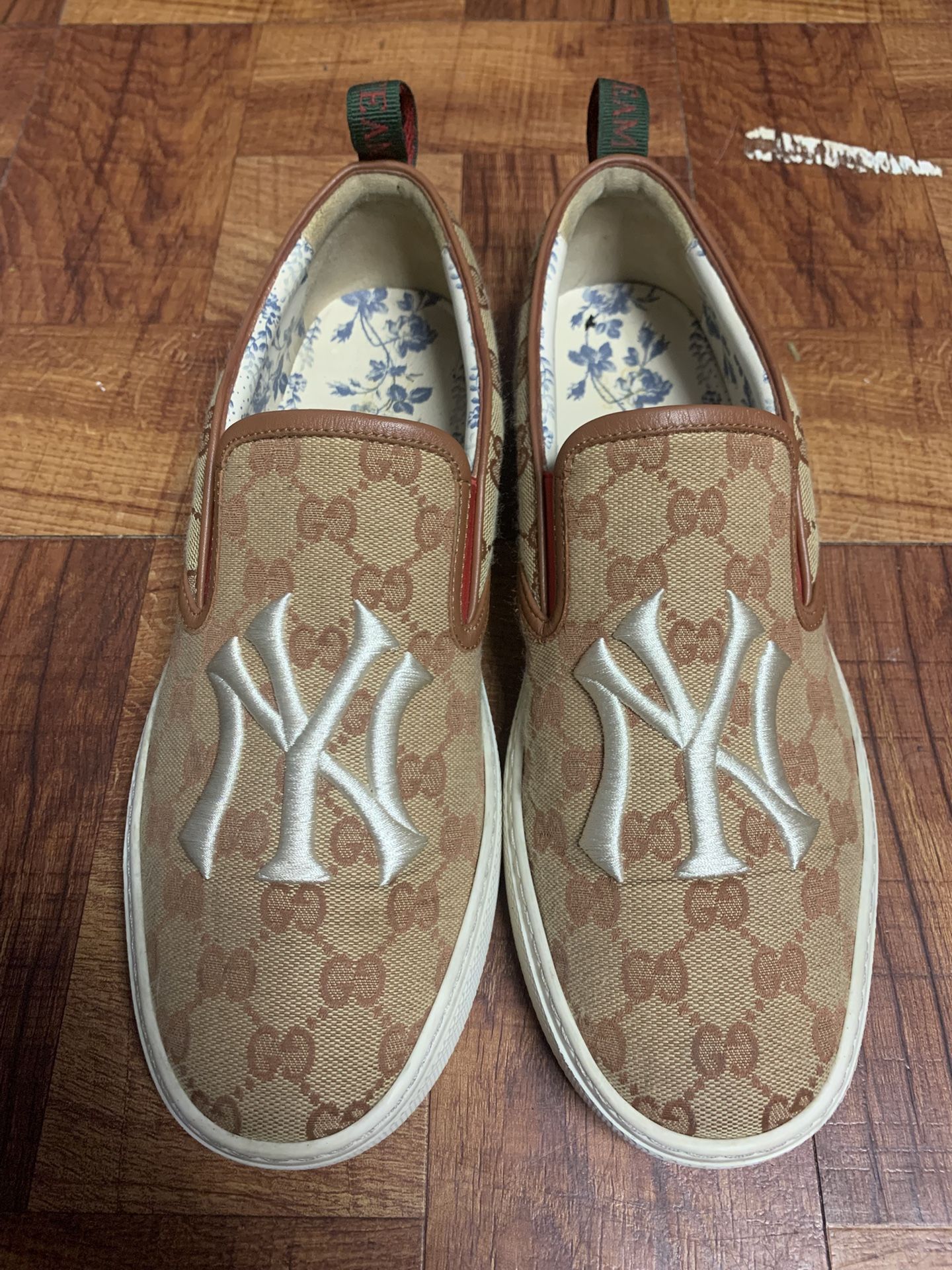 Gucci NY Yankees Slip On