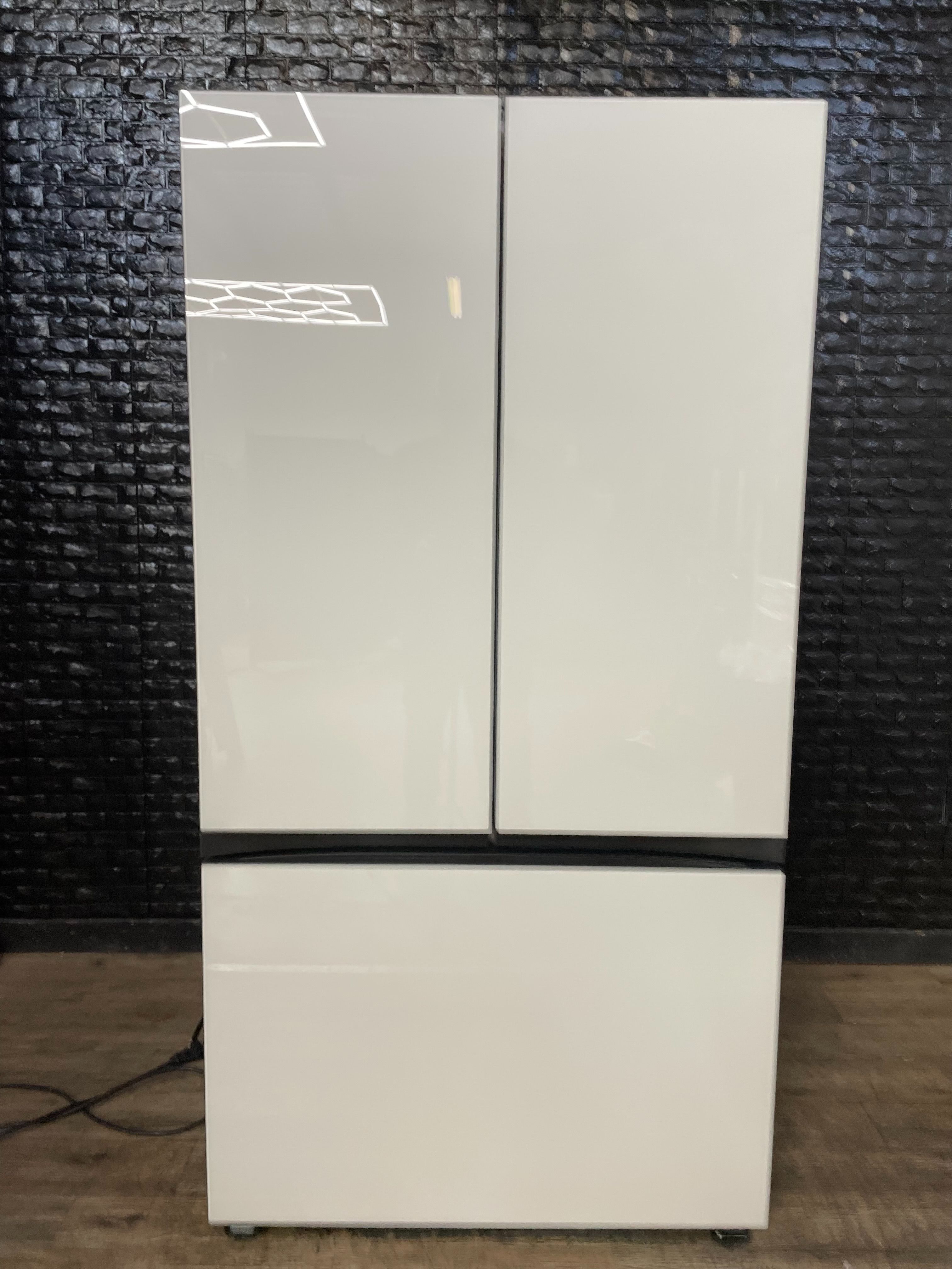 SAMSUNG BESPOKE REFRIGERATOR w/WARRANTY! R2844A