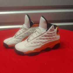 Jordan Retro 13  "Starfish" Size 6