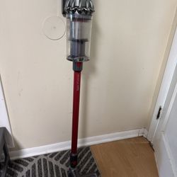 Vacuum  Dyson 11