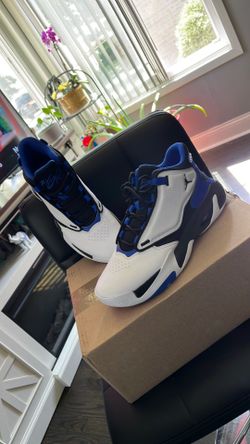 Air Jordan  Max Aura 4