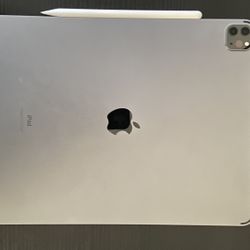 iPad Pro 12.9” (5th Gen) M1 – Perfect Condition + Apple Pencil!