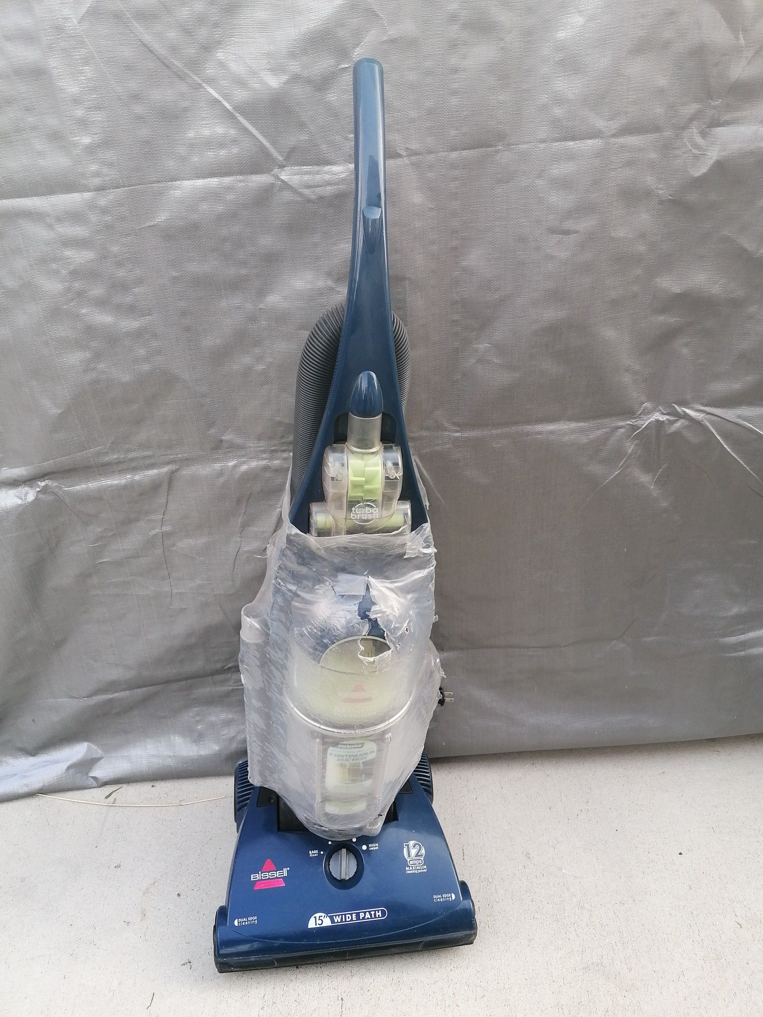 Like new Bissell Vacuum with all attachments pet, brush and crevice all attachments