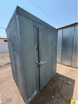 Walk-in freezer