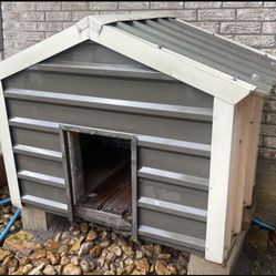 Insulated Corrugated Metal Dog House