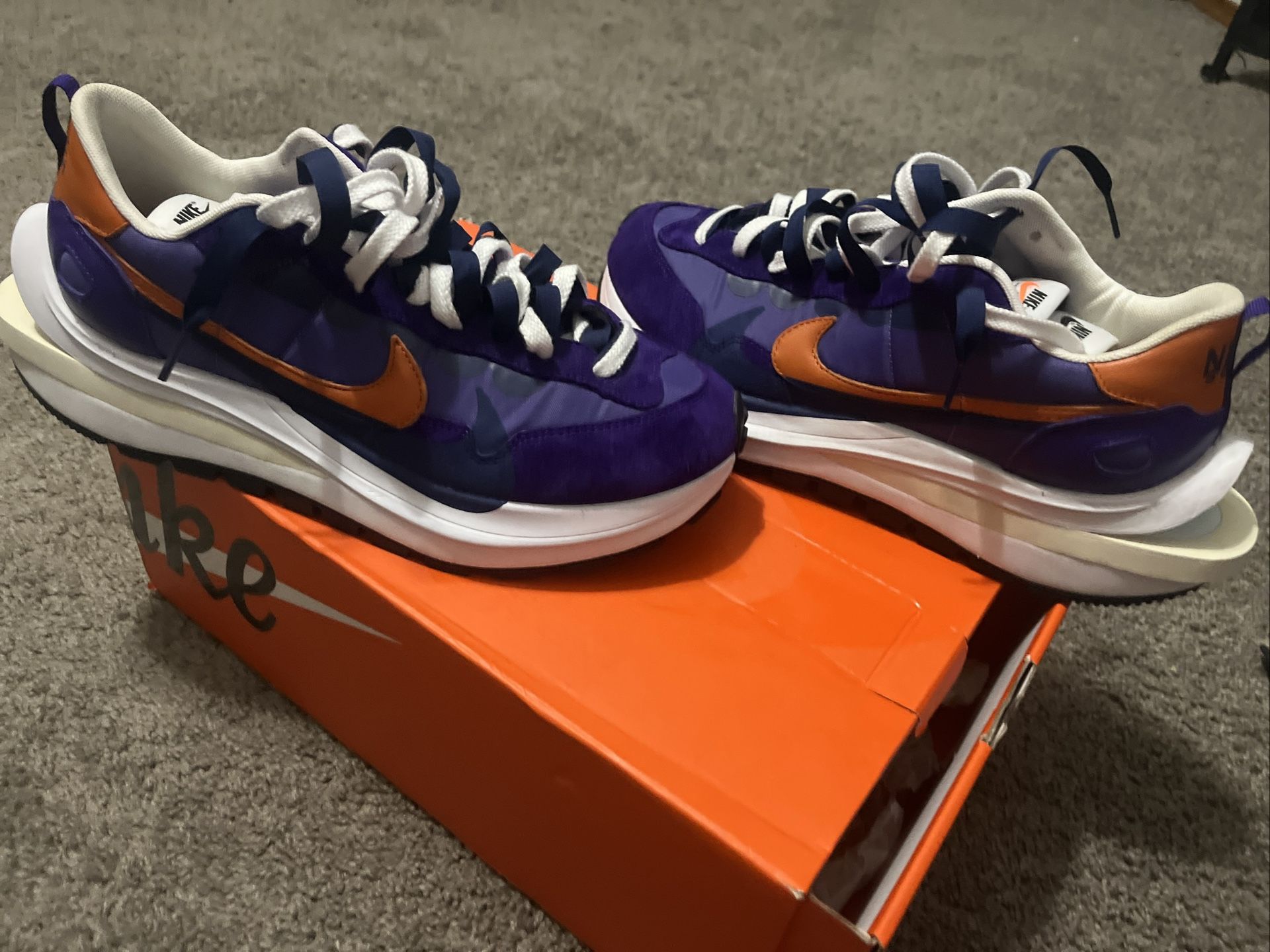 Nike Vaporwaffle/sacai Dark Iris/ Campfire Orange