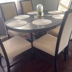 6 Seat Dining table With Leaf Extender 