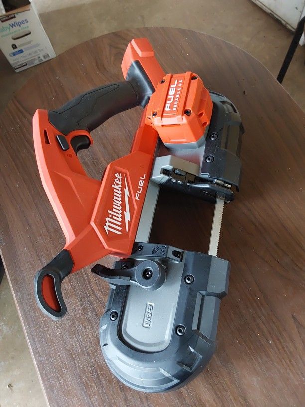 Bandzaw Milwaukee M18 Mediano  Tools Only Solo La Herramienta 