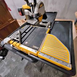 Wet-Tile-Dewalt-saw-machine-package