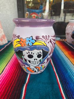 15%off Florero halloween ($25)tel (contact info removed)