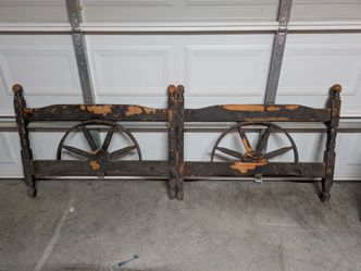VINTAGE WAGON WHEEL STYLE TWIN SIZE HEADBOARD FOOTBOARD