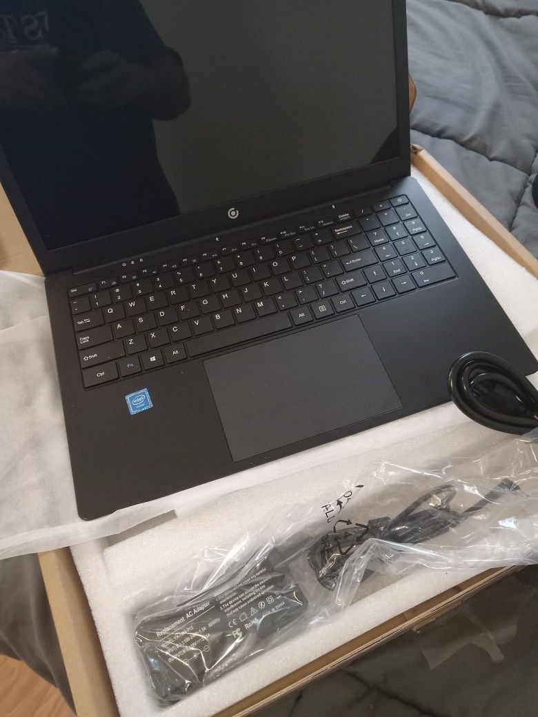 Core Innovations CLT1564BL 15.6" HD Celeron N3350 1.1GHz Intel HD Graphics 500 3GB RAM 64GB SSD Win 10 Home Black