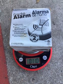 Fire Gas Smoke detector alarms 2 pack 9V battery operated Ionized Technology 