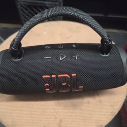 NEW JBL CHARGE6 BLUETOOTH SPEAKER