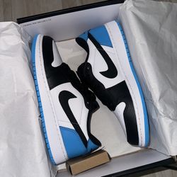 Jordan 1 Low Powered Blue Size 6.5Y / 8 Women