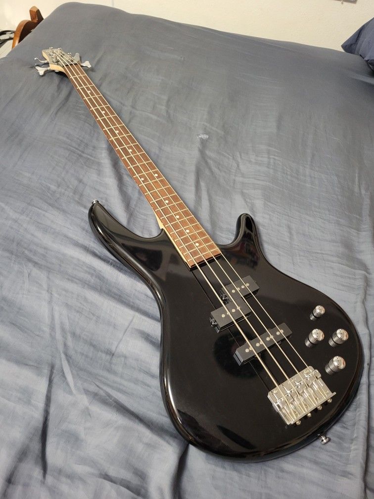 Ibanez GSR200 Bass Guitar.