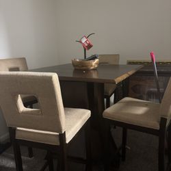 Table Set With 4 Chairs 