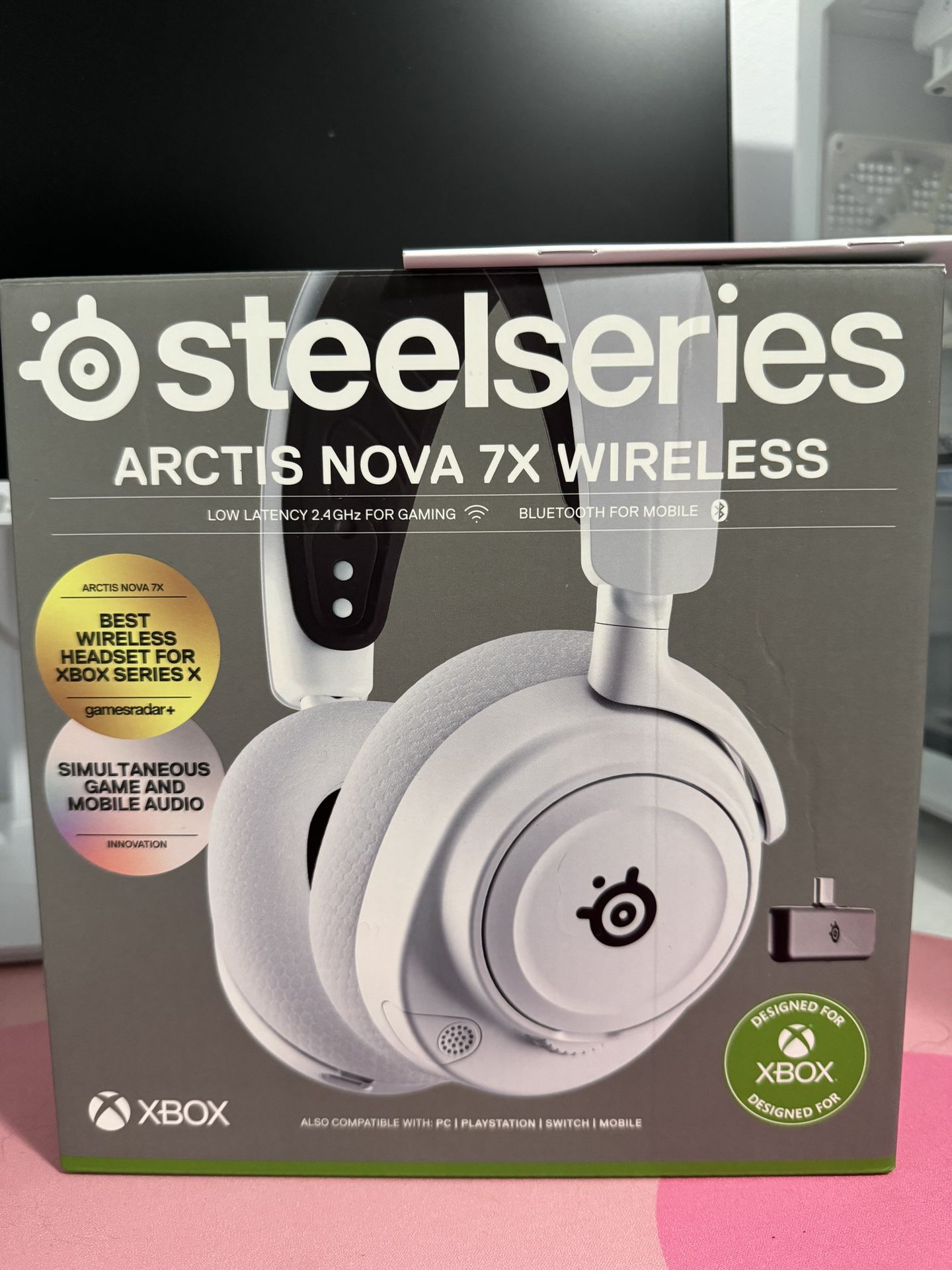 White Steelseries Arctis Nova 7X Wireless Headset for XBOX or PC