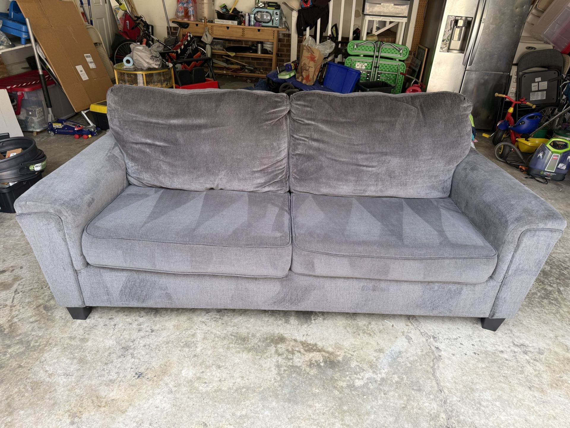 Nice Sofa Couch on Excellent Conditions!!