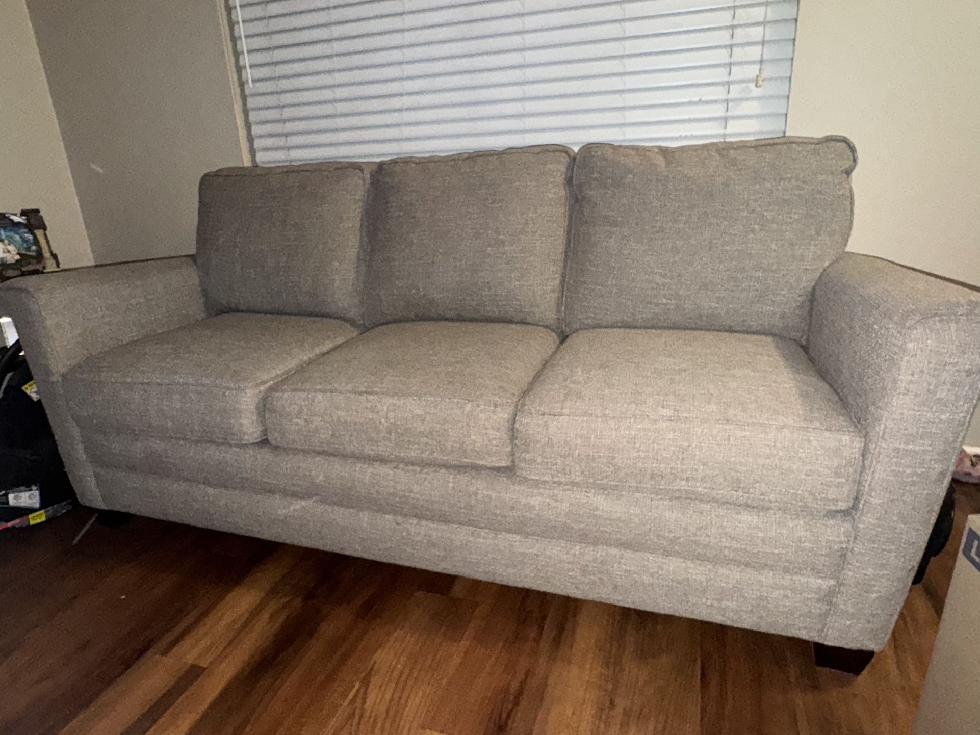 Couches/sofa