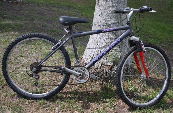 raleigh m30 bike