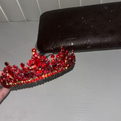 red & gold crown