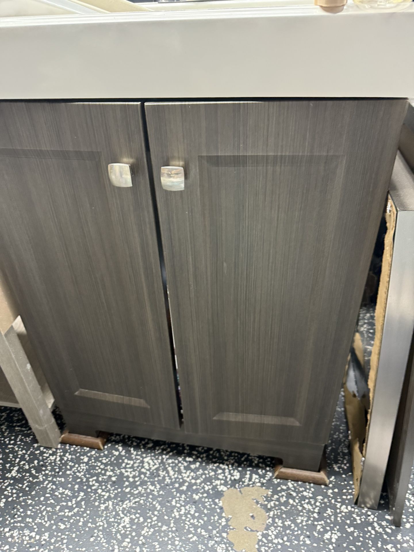 Bathroom Vanity & mirror 